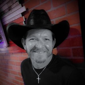 Meet your Posher, Troy